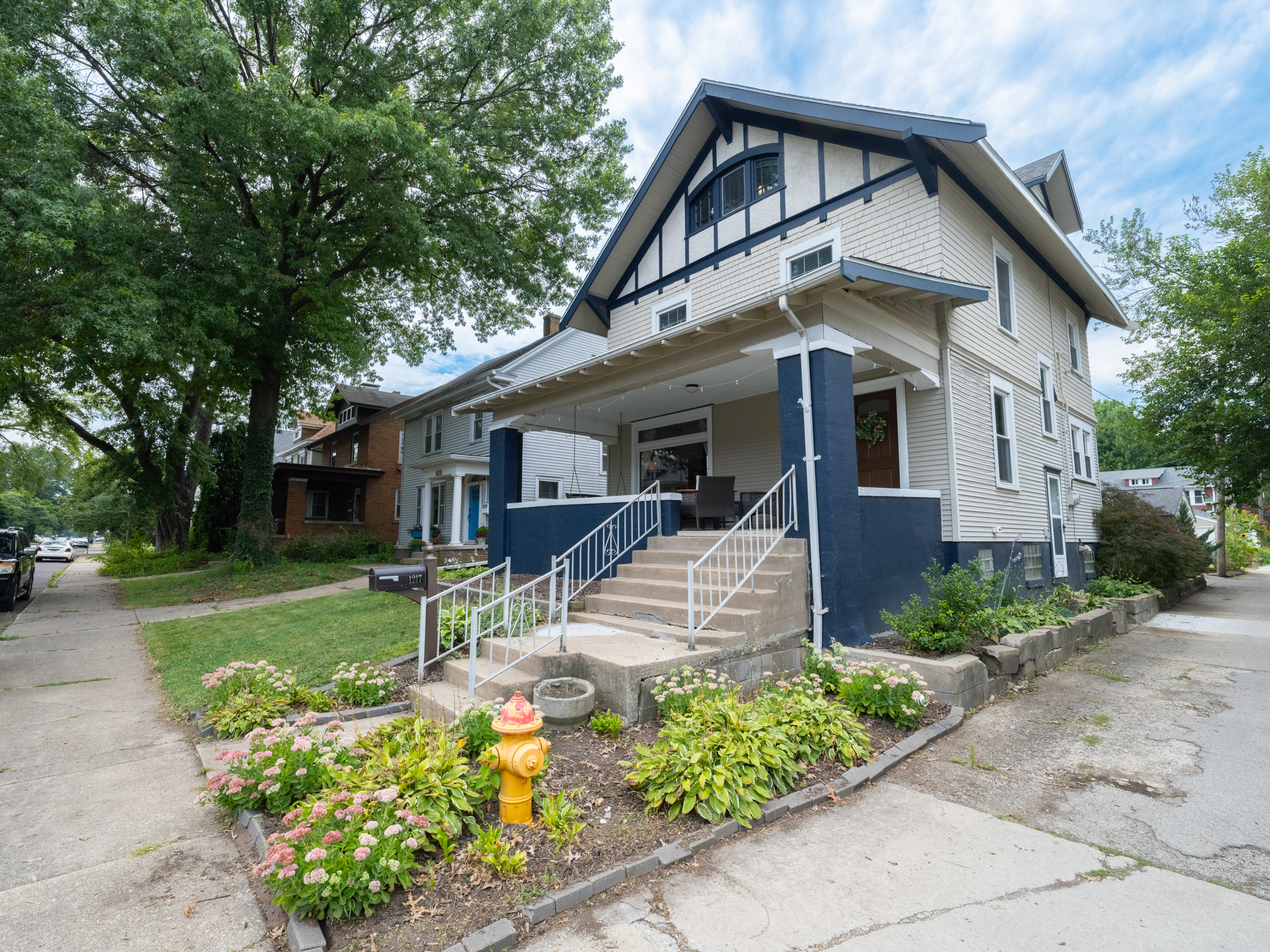 1217 N Elmwood Ave