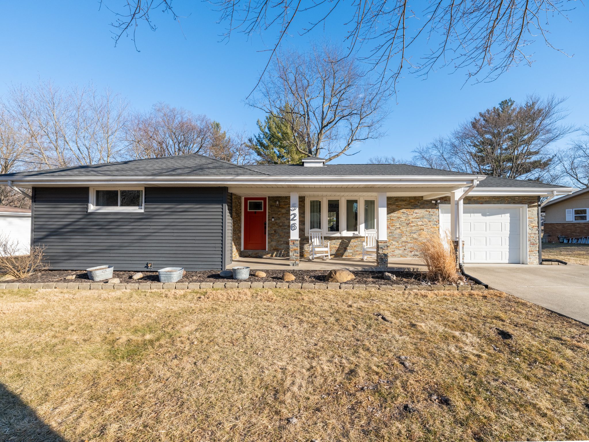 526 N LAKESHORE DRIVE